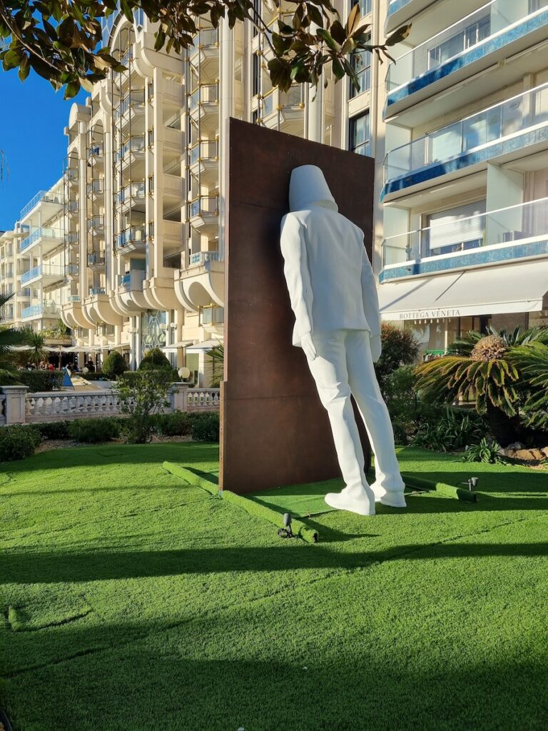 Crazy World Monumentale - David David